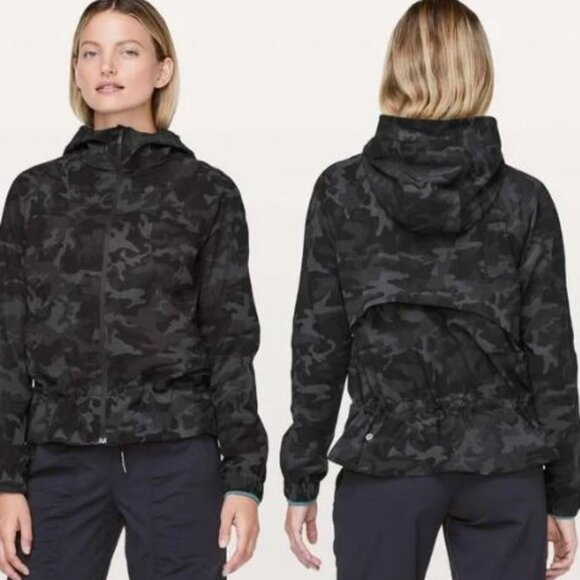Lululemon Pack It Up Jacket in black/camo with hood size 2 - Picture 1 of 15